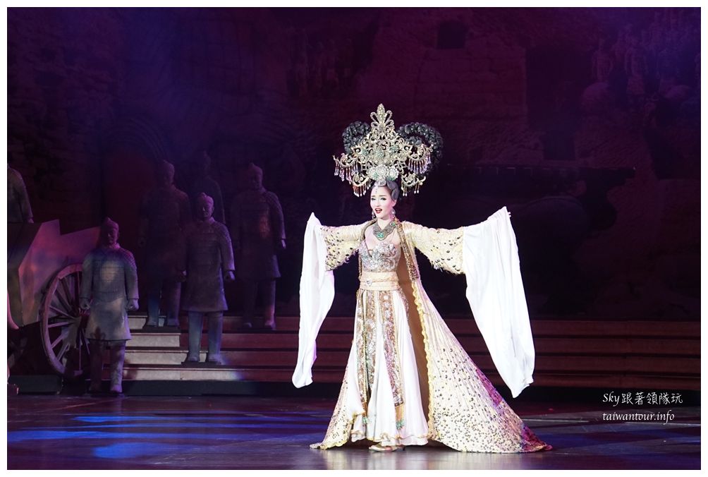 泰國景點推薦-必看芭達雅人妖秀【羅馬金劇場Colosseum Show Pattaya】