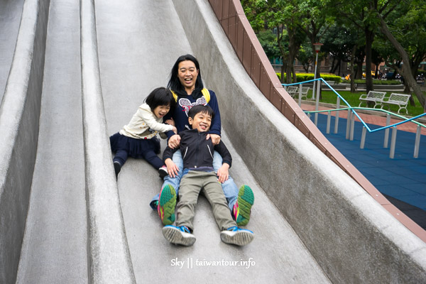 桃園景點推薦【溫州公園】親子最愛恐龍溜滑梯