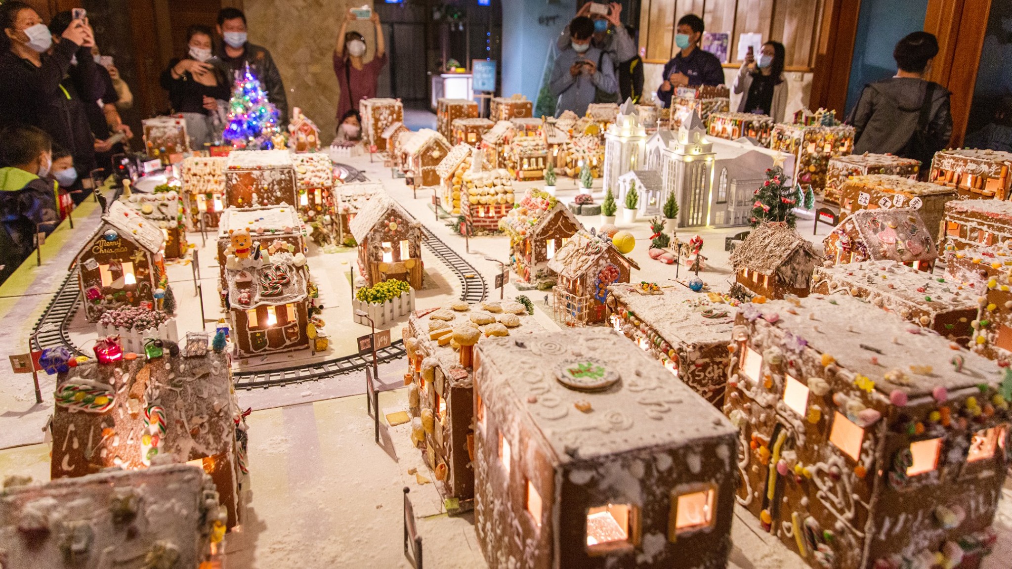 屏東和平教會薑餅屋 全台最大薑餅城市 開放時間 跟著領隊sky玩 一日遊 美食 親子 景點 住宿