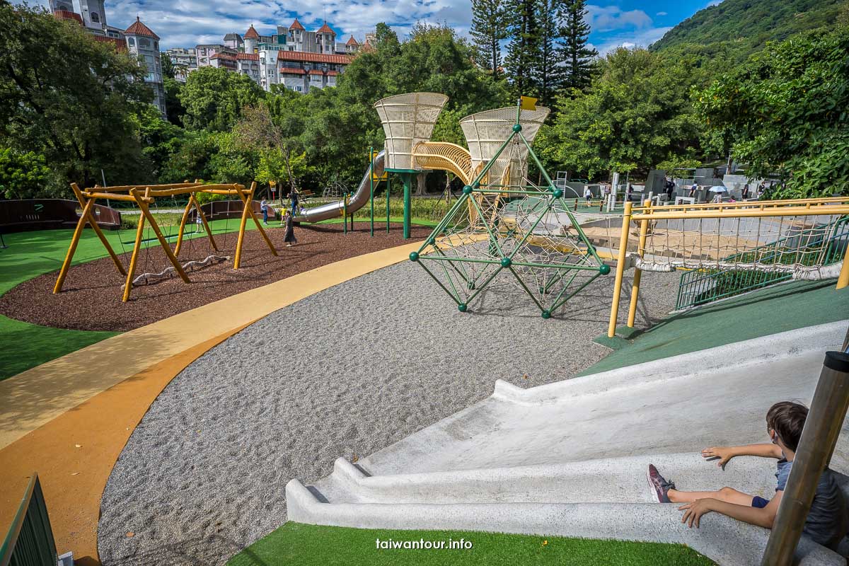 【天母公園】兒童特色遊戲場跑酷運動場.沙坑.旋轉鞦韆.彈跳床
